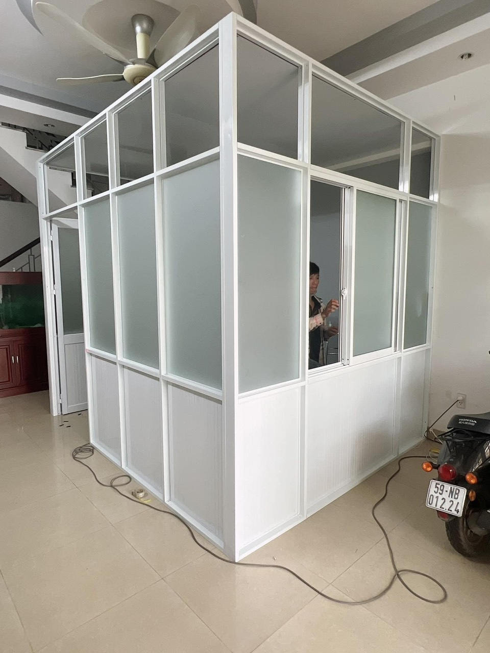Vách Ngăn Kính 